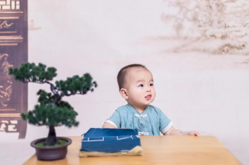 贵阳二个月宝宝做哪些训练